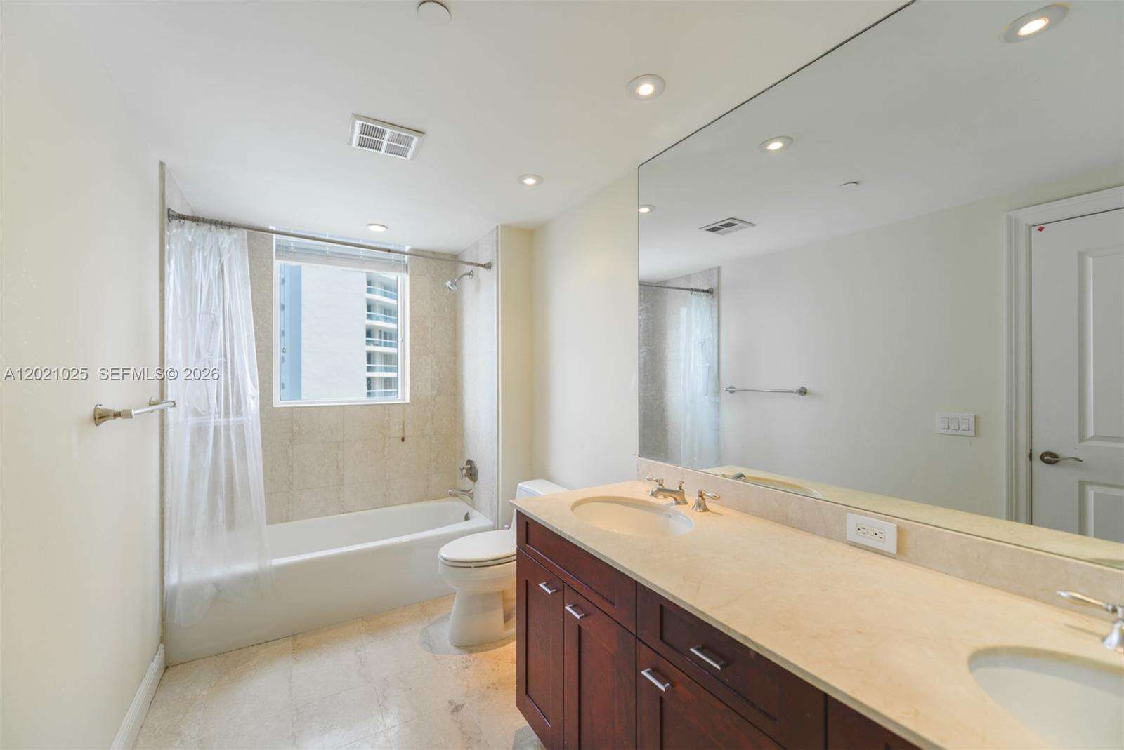 Bellamare at 6000 Island Blvd, Aventura, FL 33160 - For Rent photo 49