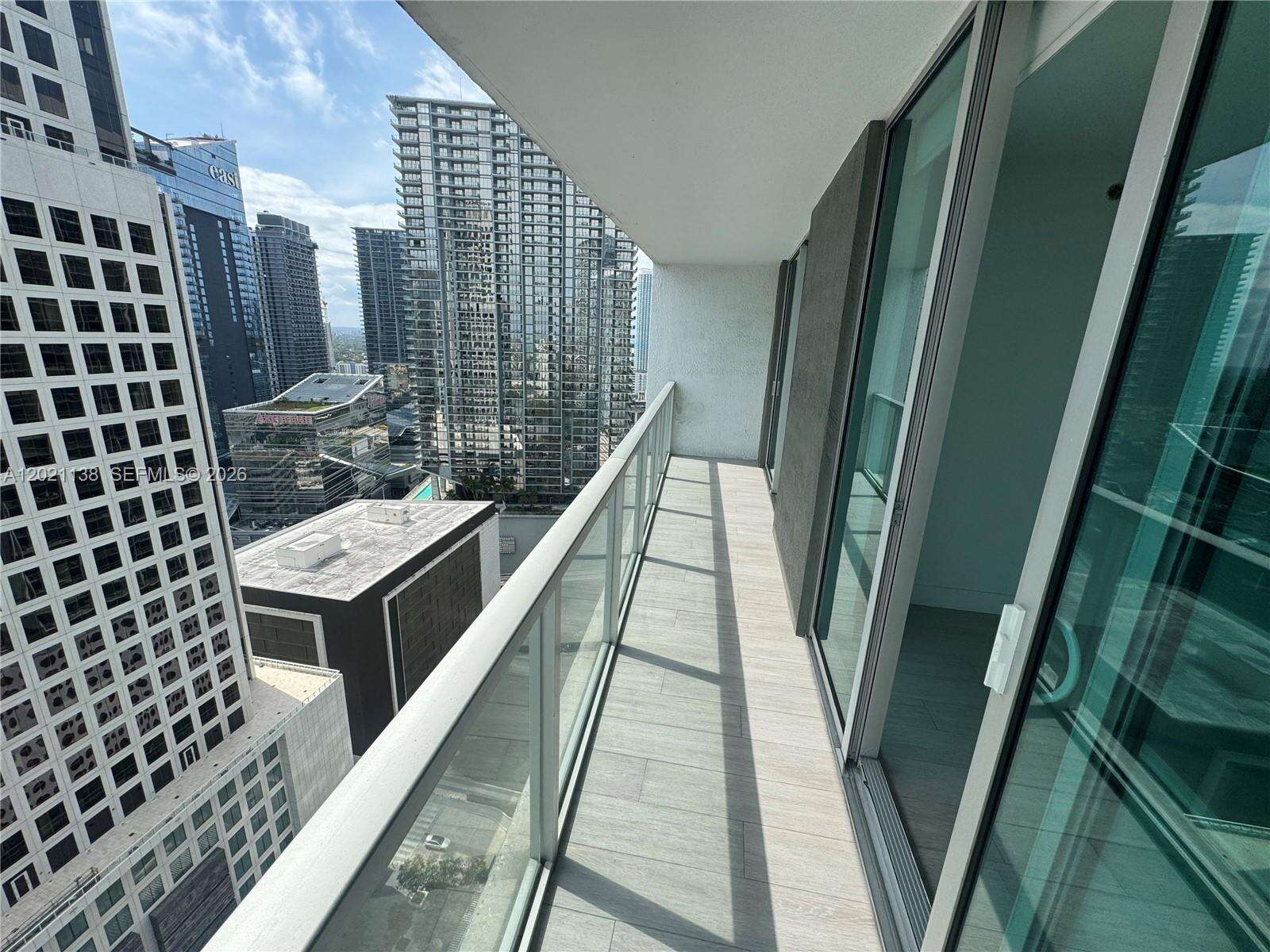 500 Brickell at 500 Brickell Ave, Miami, FL 33131 - For Rent photo 2