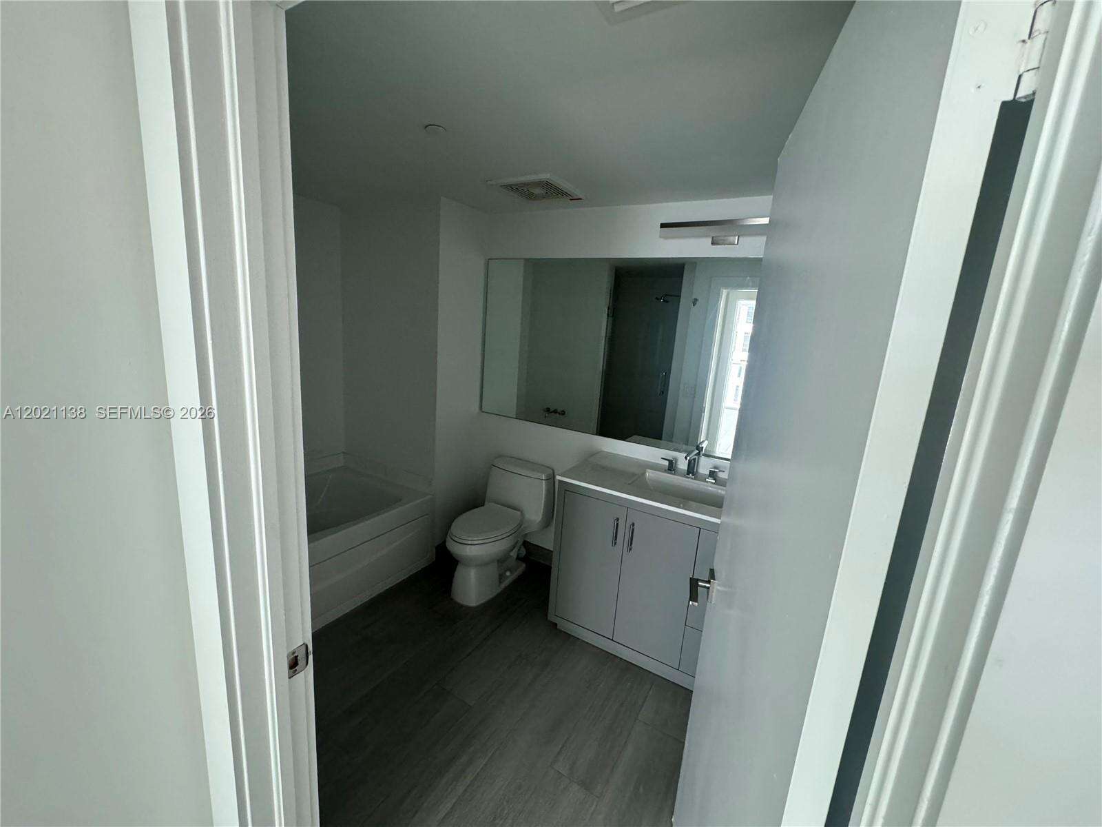 500 Brickell at 500 Brickell Ave, Miami, FL 33131 - For Rent photo 7