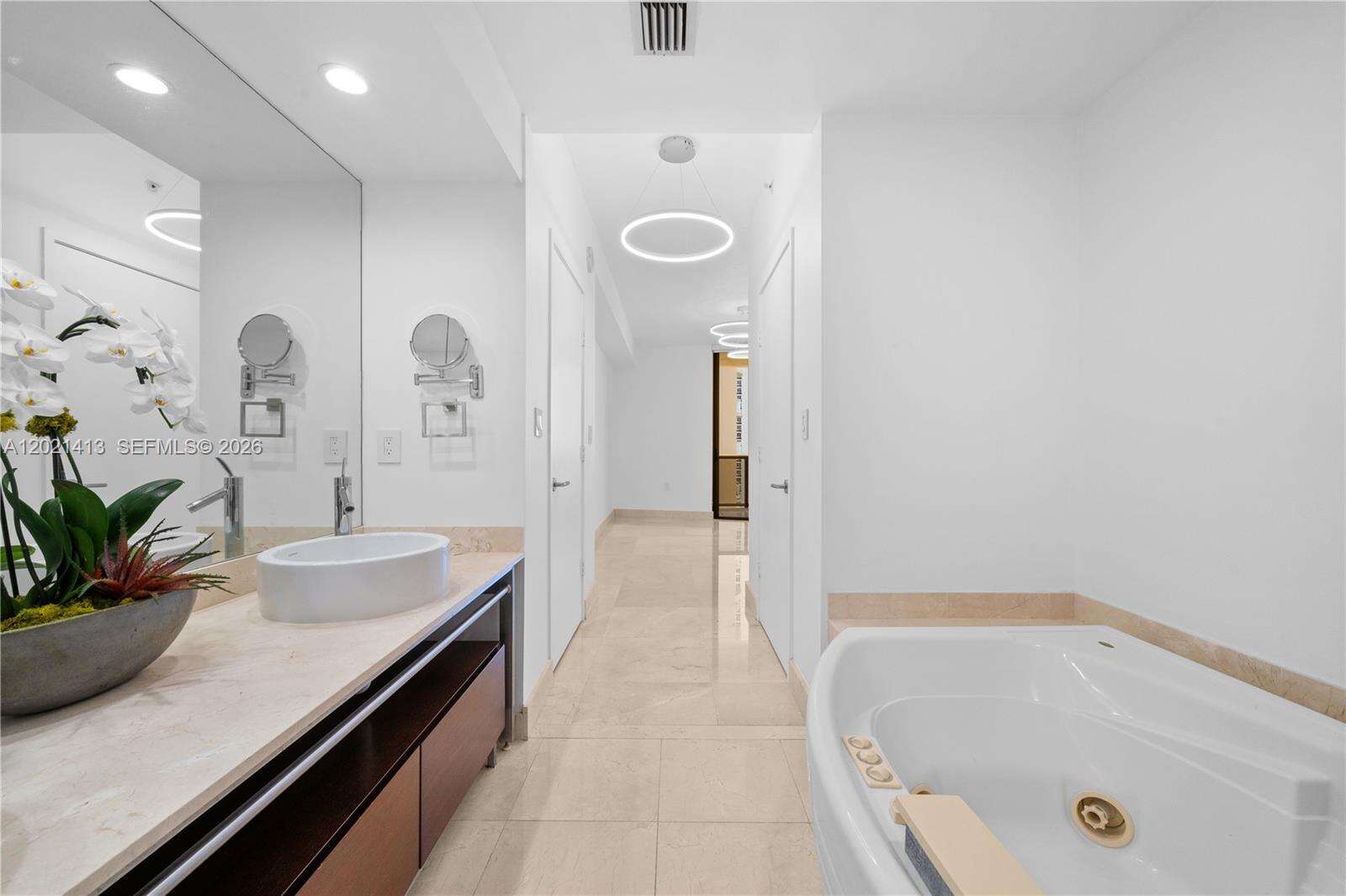 Sayan at 16275 Collins Ave, Sunny Isles Beach, FL 33160 - For Rent photo 18