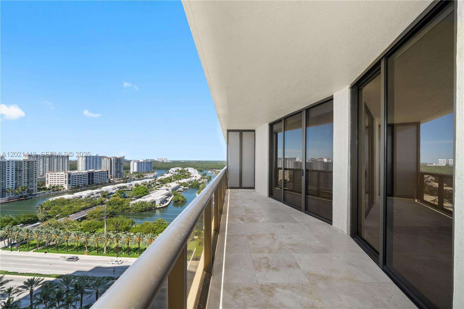 Sayan at 16275 Collins Ave, Sunny Isles Beach, FL 33160 - For Rent photo 3
