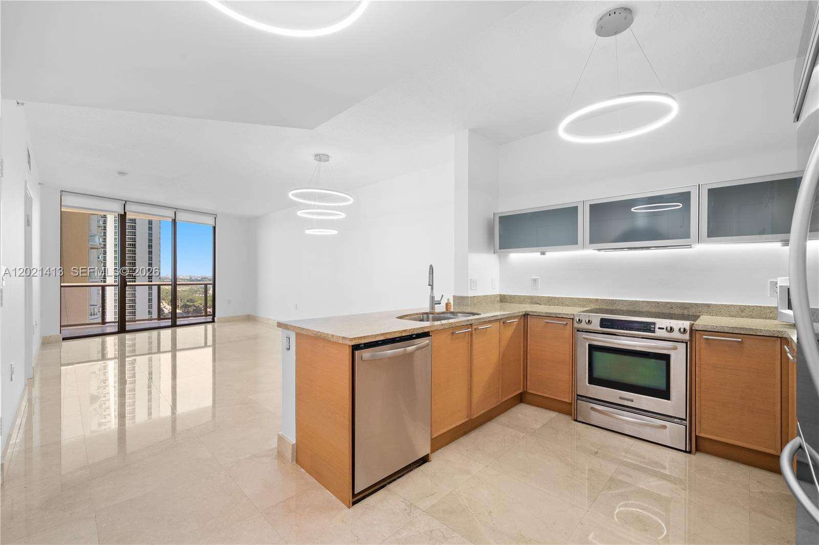 Sayan at 16275 Collins Ave, Sunny Isles Beach, FL 33160 - For Rent photo 10