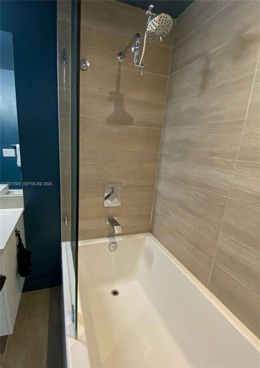 Le Parc At Brickell at 1600 1 Ave, Miami, FL 33129 - For Rent photo 19