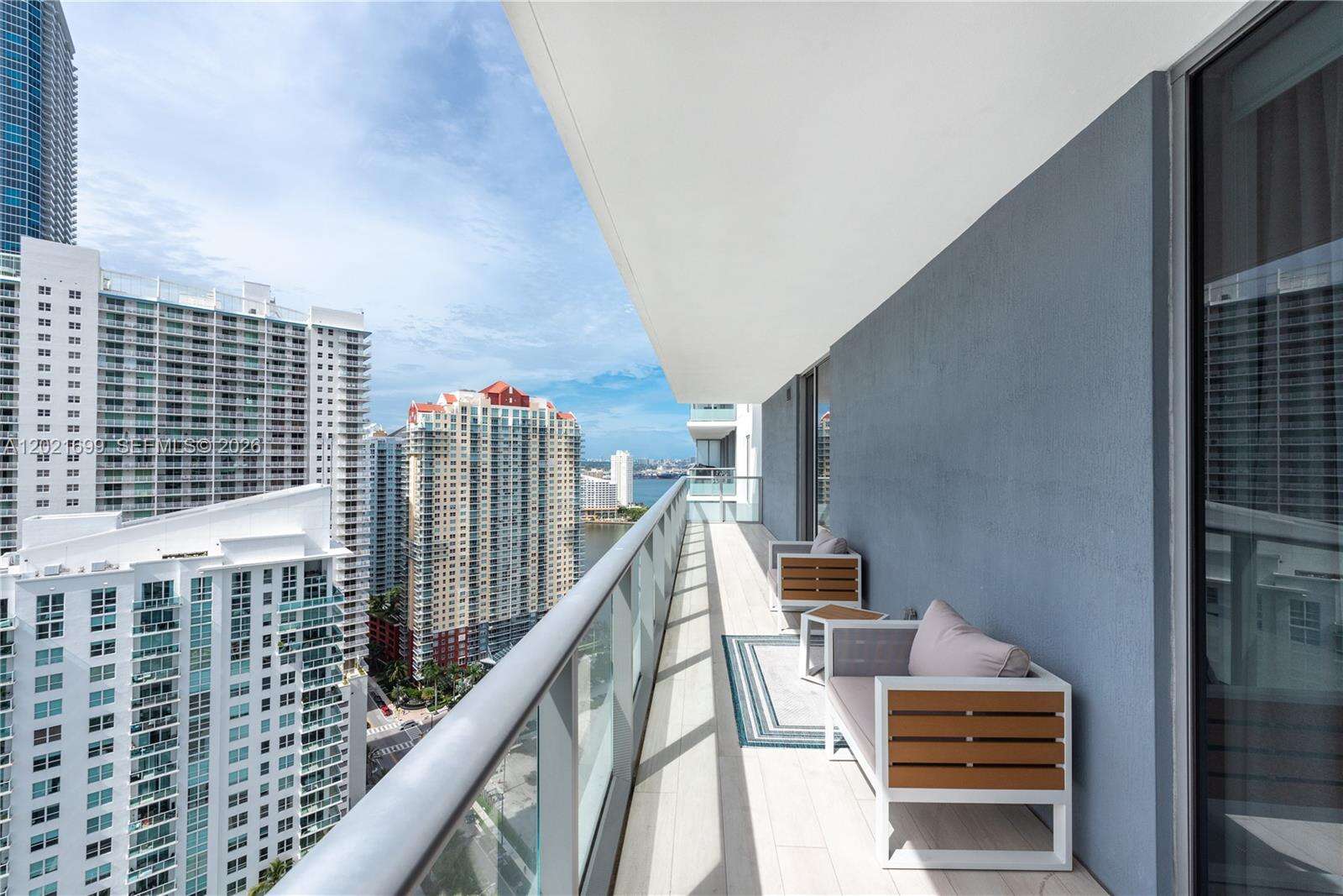 Brickell House at 1300 Brickell Bay Dr, Miami, FL 33131 - For Rent photo 17