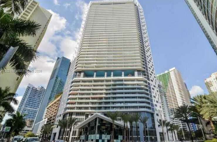 Brickell House at 1300 Brickell Bay Dr, Miami, FL 33131 - For Rent photo 25