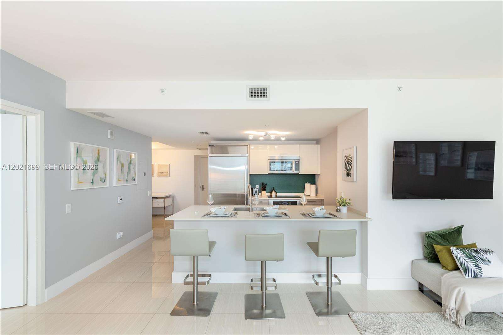 Brickell House at 1300 Brickell Bay Dr, Miami, FL 33131 - For Rent photo 4