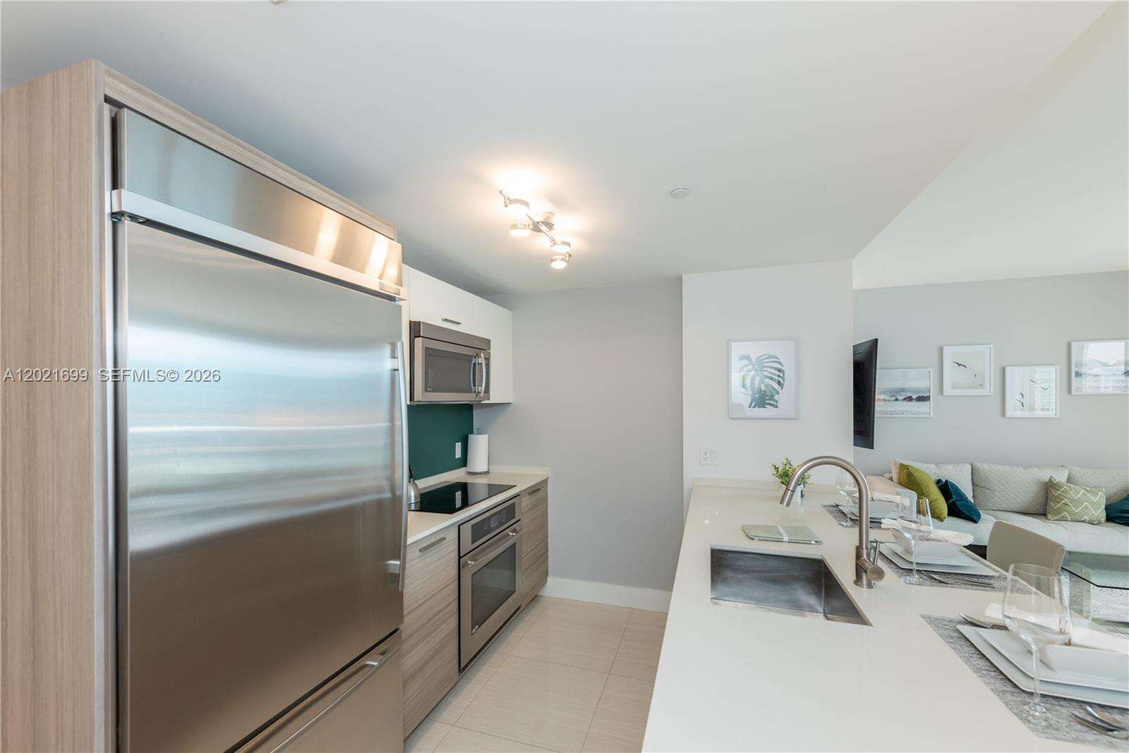 Brickell House at 1300 Brickell Bay Dr, Miami, FL 33131 - For Rent photo 8