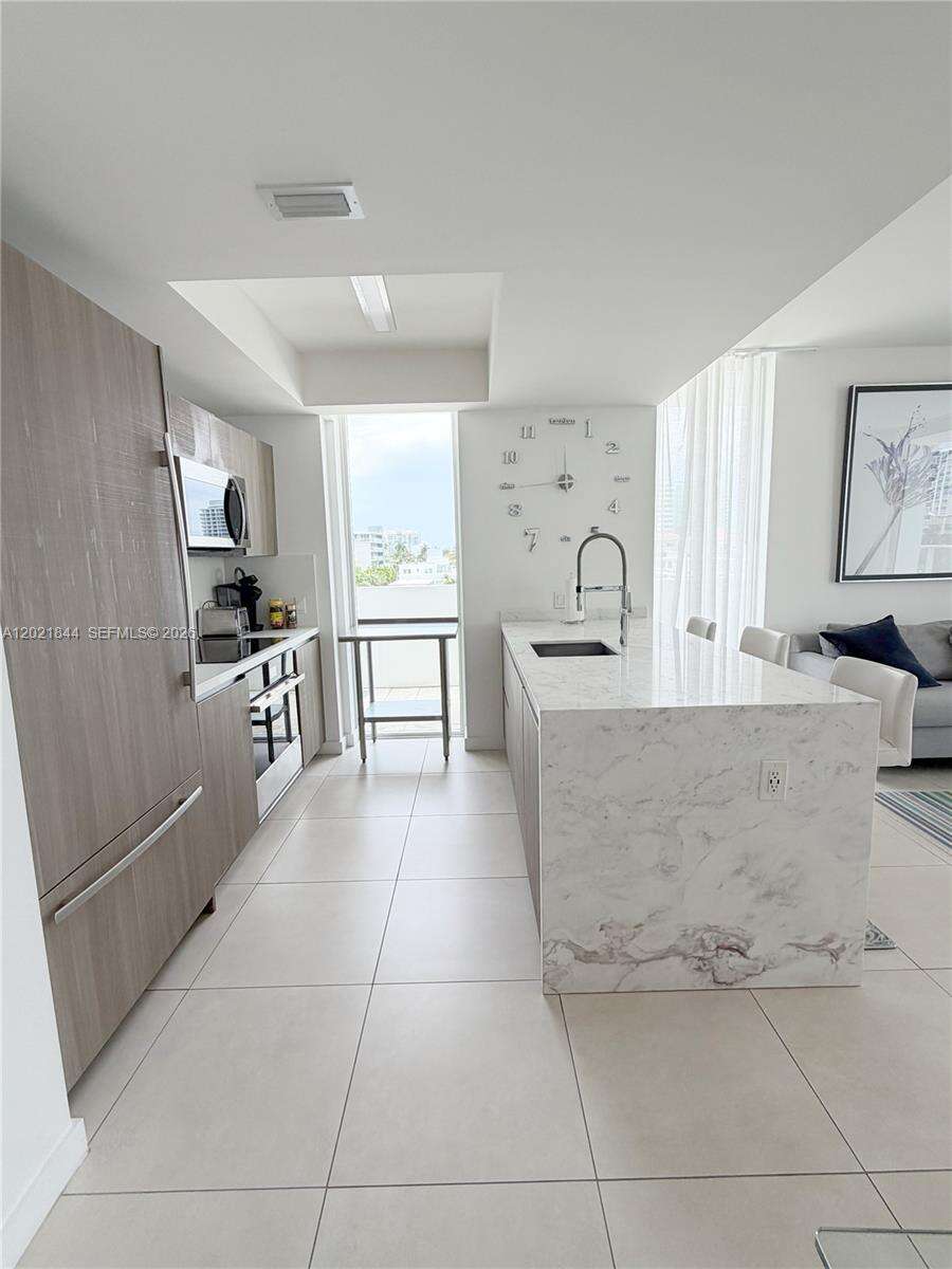 Tiffany House at 401 Birch Rd, Fort Lauderdale, FL 33304 - For Rent photo 2