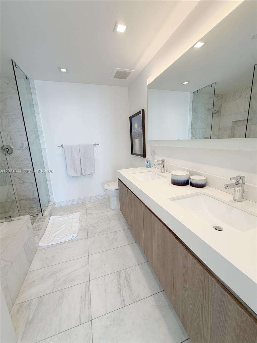 Tiffany House at 401 Birch Rd, Fort Lauderdale, FL 33304 - For Rent photo 12