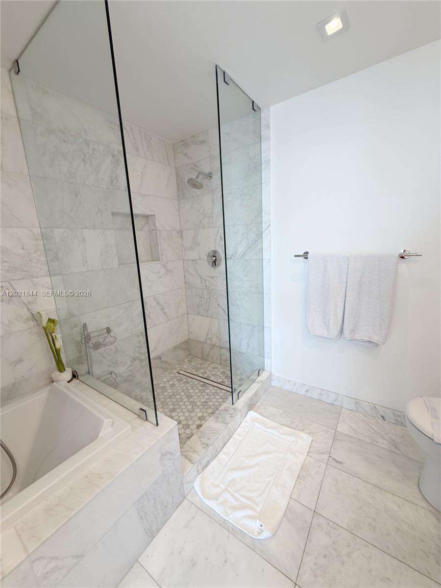 Tiffany House at 401 Birch Rd, Fort Lauderdale, FL 33304 - For Rent photo 14