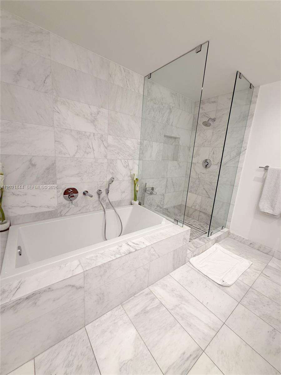 Tiffany House at 401 Birch Rd, Fort Lauderdale, FL 33304 - For Rent photo 16