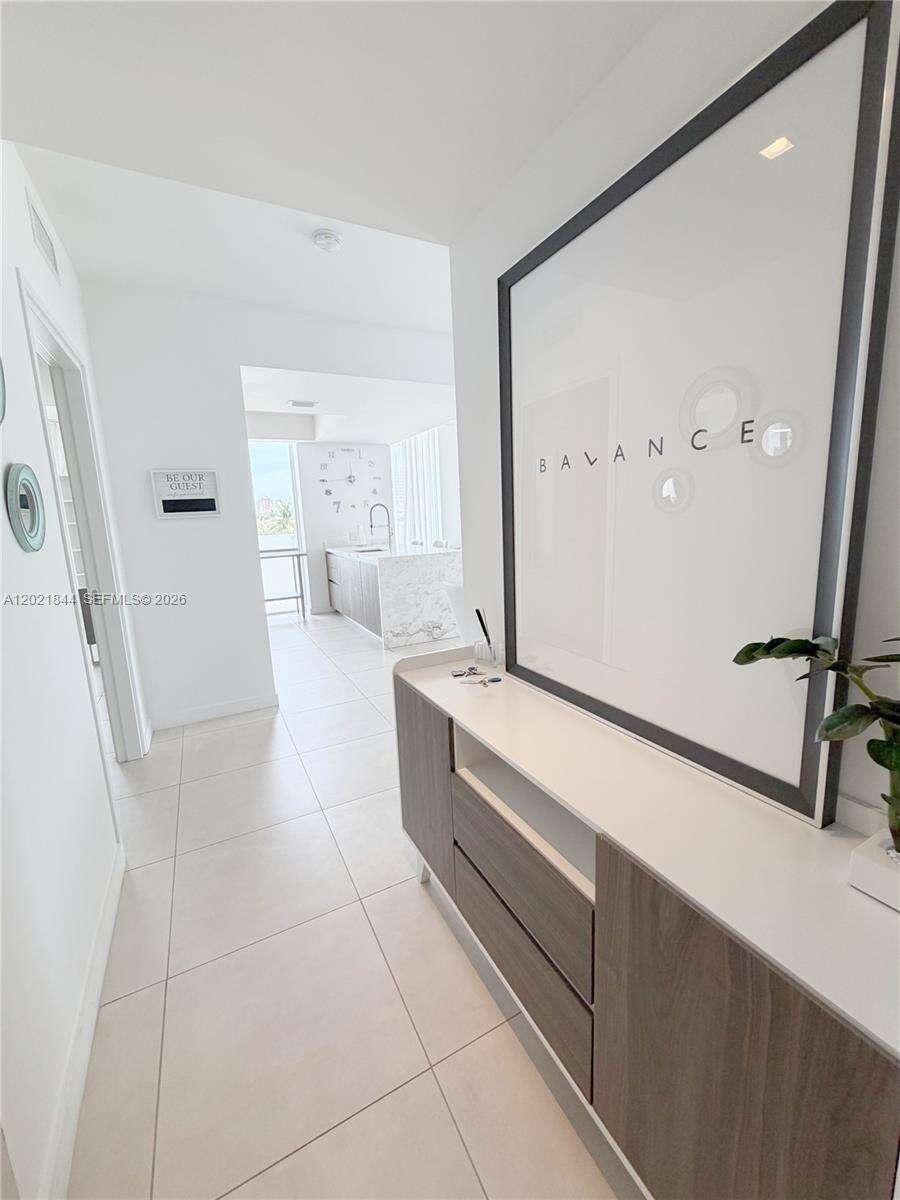 Tiffany House at 401 Birch Rd, Fort Lauderdale, FL 33304 - For Rent photo 3
