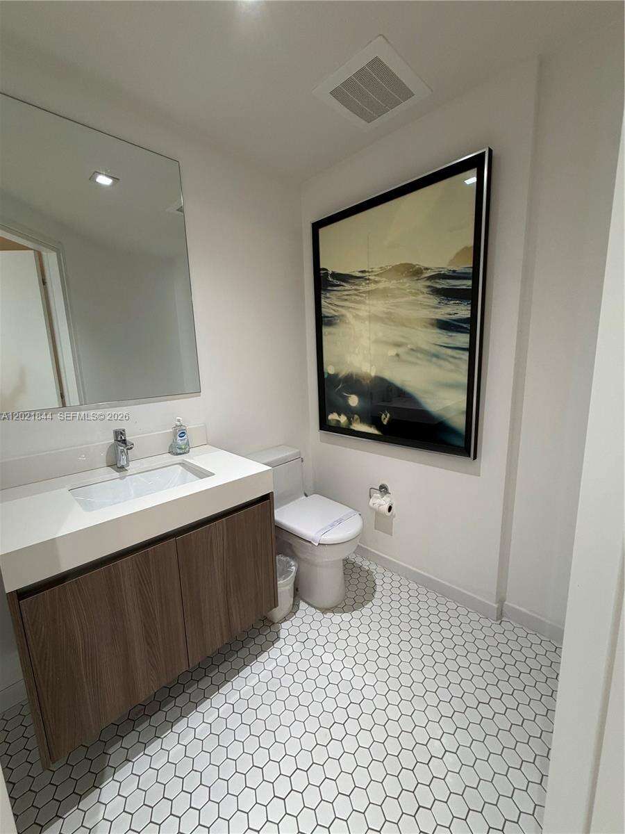 Tiffany House at 401 Birch Rd, Fort Lauderdale, FL 33304 - For Rent photo 23
