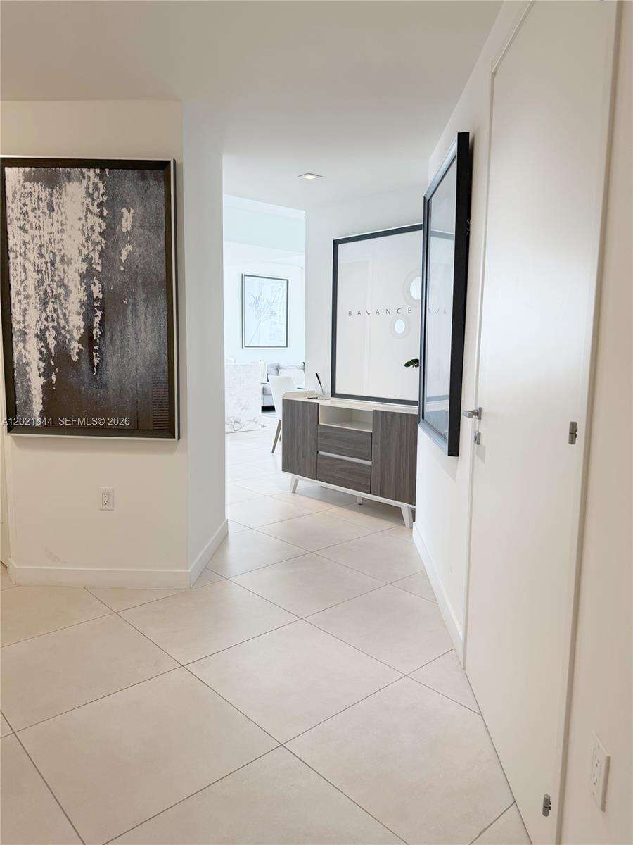 Tiffany House at 401 Birch Rd, Fort Lauderdale, FL 33304 - For Rent photo 4