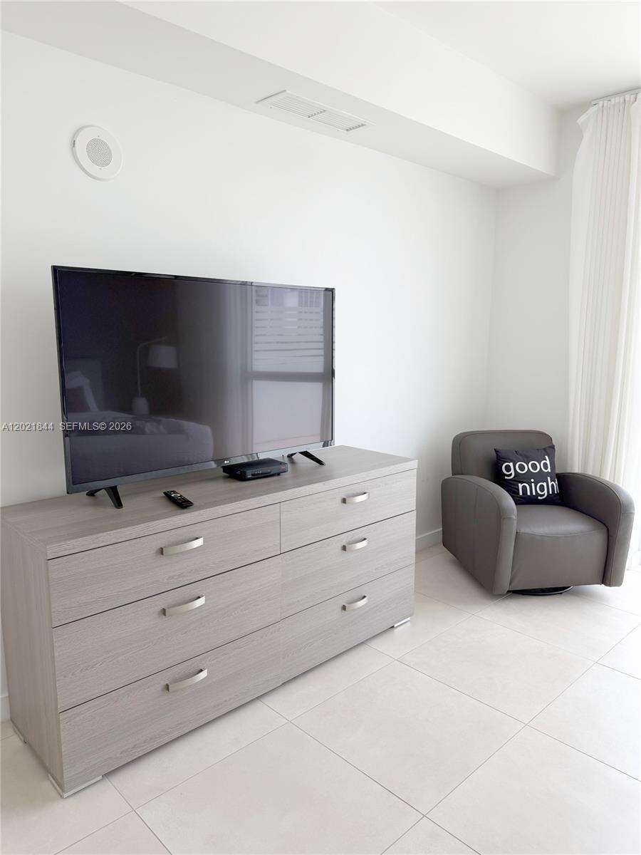 Tiffany House at 401 Birch Rd, Fort Lauderdale, FL 33304 - For Rent photo 10