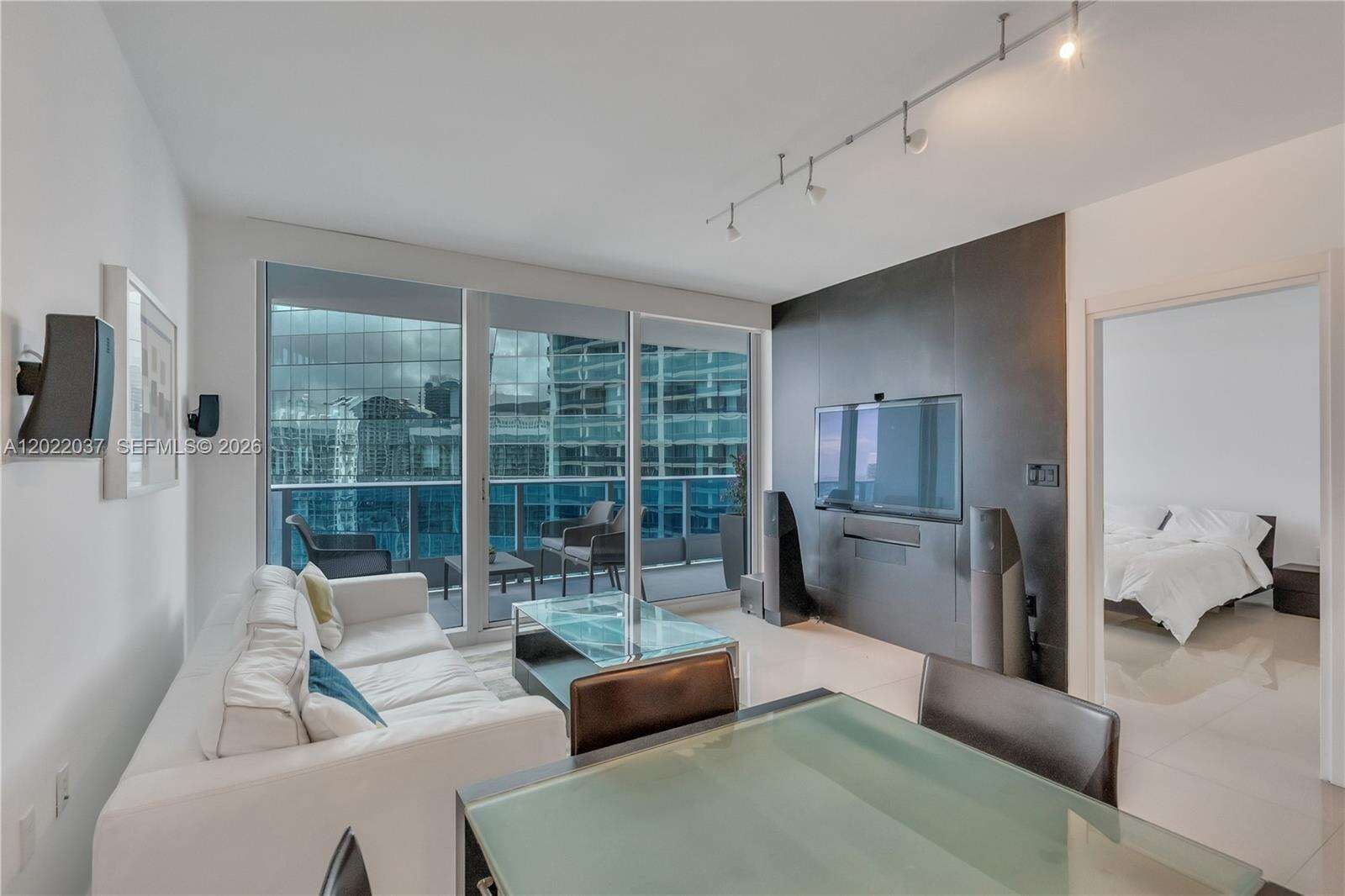 Epic Residences at 200 Biscayne Blvd Way, Miami, FL 33131 - For Rent photo 2