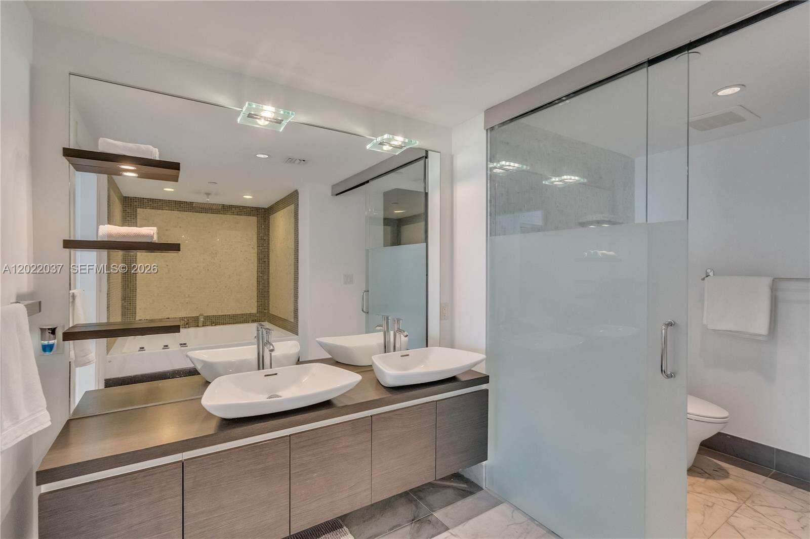 Epic Residences at 200 Biscayne Blvd Way, Miami, FL 33131 - For Rent photo 11