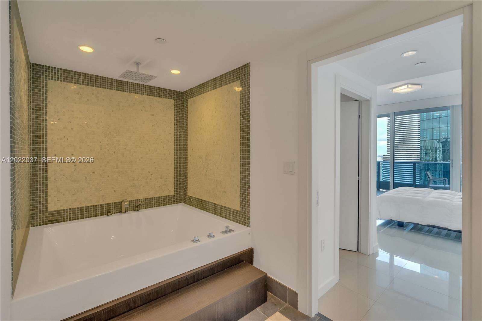 Epic Residences at 200 Biscayne Blvd Way, Miami, FL 33131 - For Rent photo 12