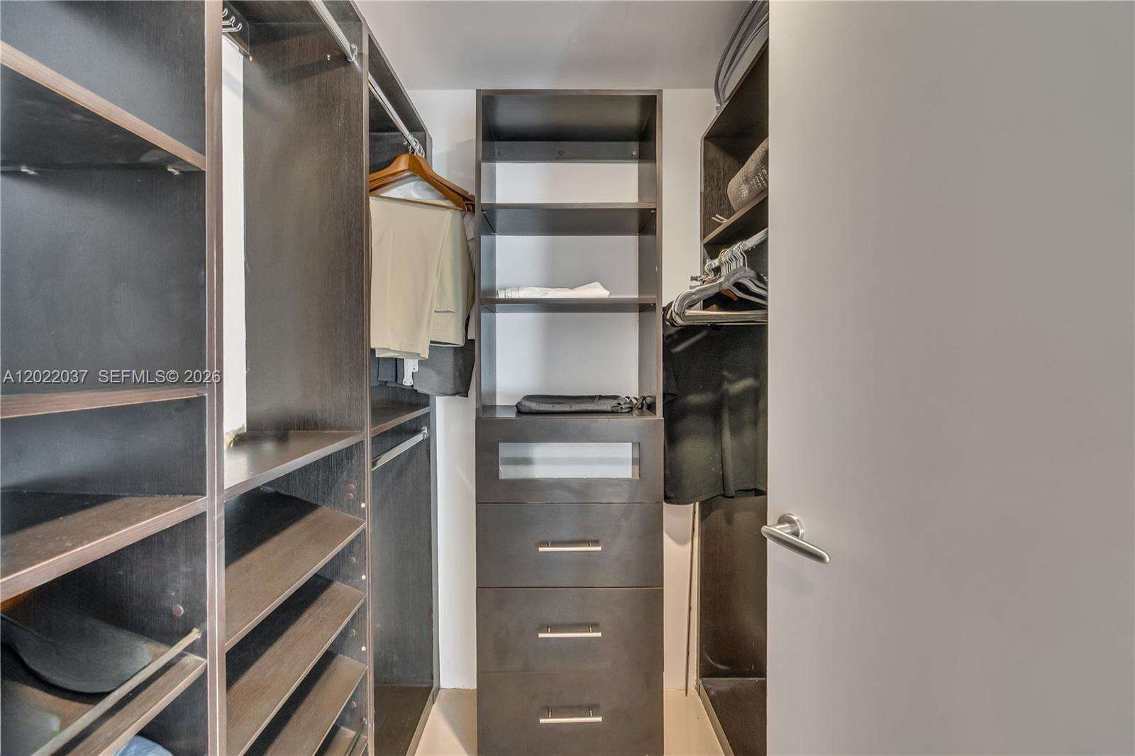 Epic Residences at 200 Biscayne Blvd Way, Miami, FL 33131 - For Rent photo 15