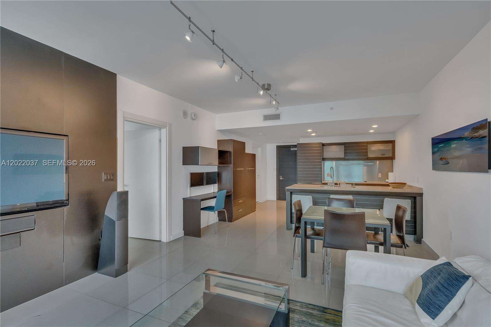 Epic Residences at 200 Biscayne Blvd Way, Miami, FL 33131 - For Rent photo 3