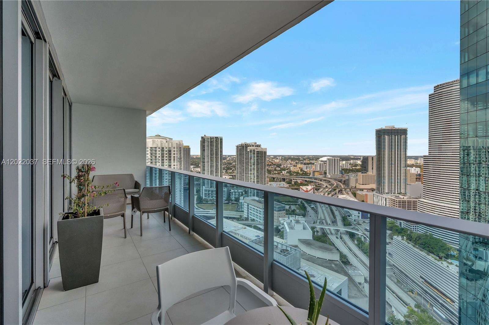 Epic Residences at 200 Biscayne Blvd Way, Miami, FL 33131 - For Rent photo 4