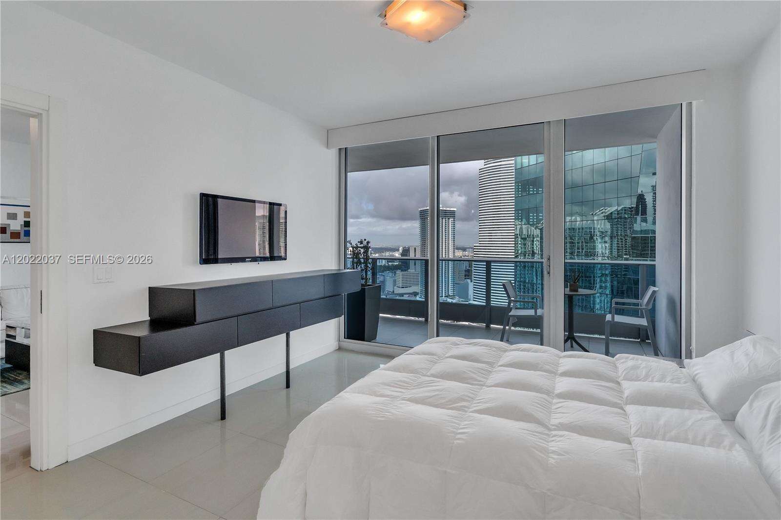 Epic Residences at 200 Biscayne Blvd Way, Miami, FL 33131 - For Rent photo 9