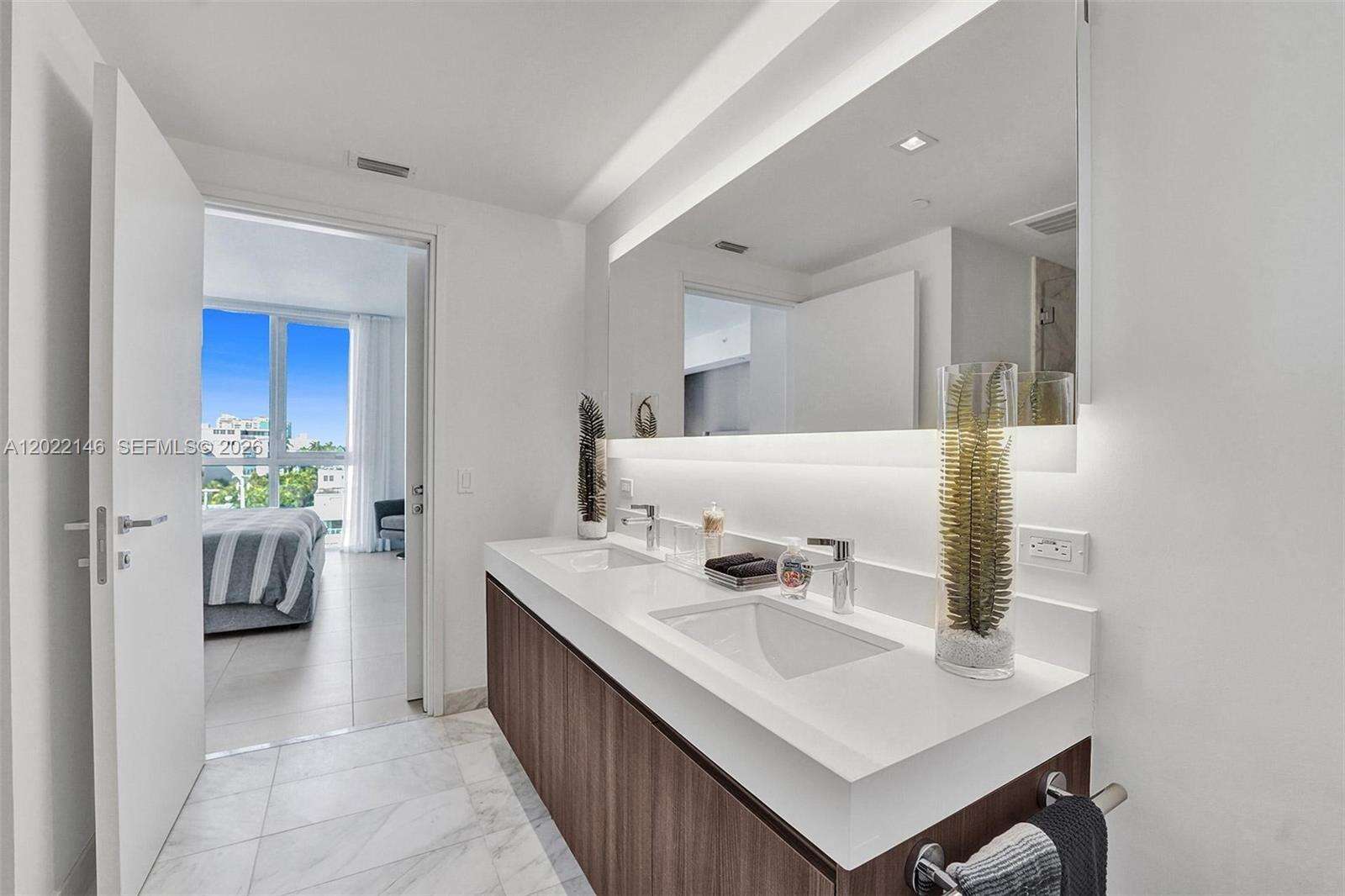 Tiffany House at 401 Birch Rd, Fort Lauderdale, FL 33304 - For Rent photo 12
