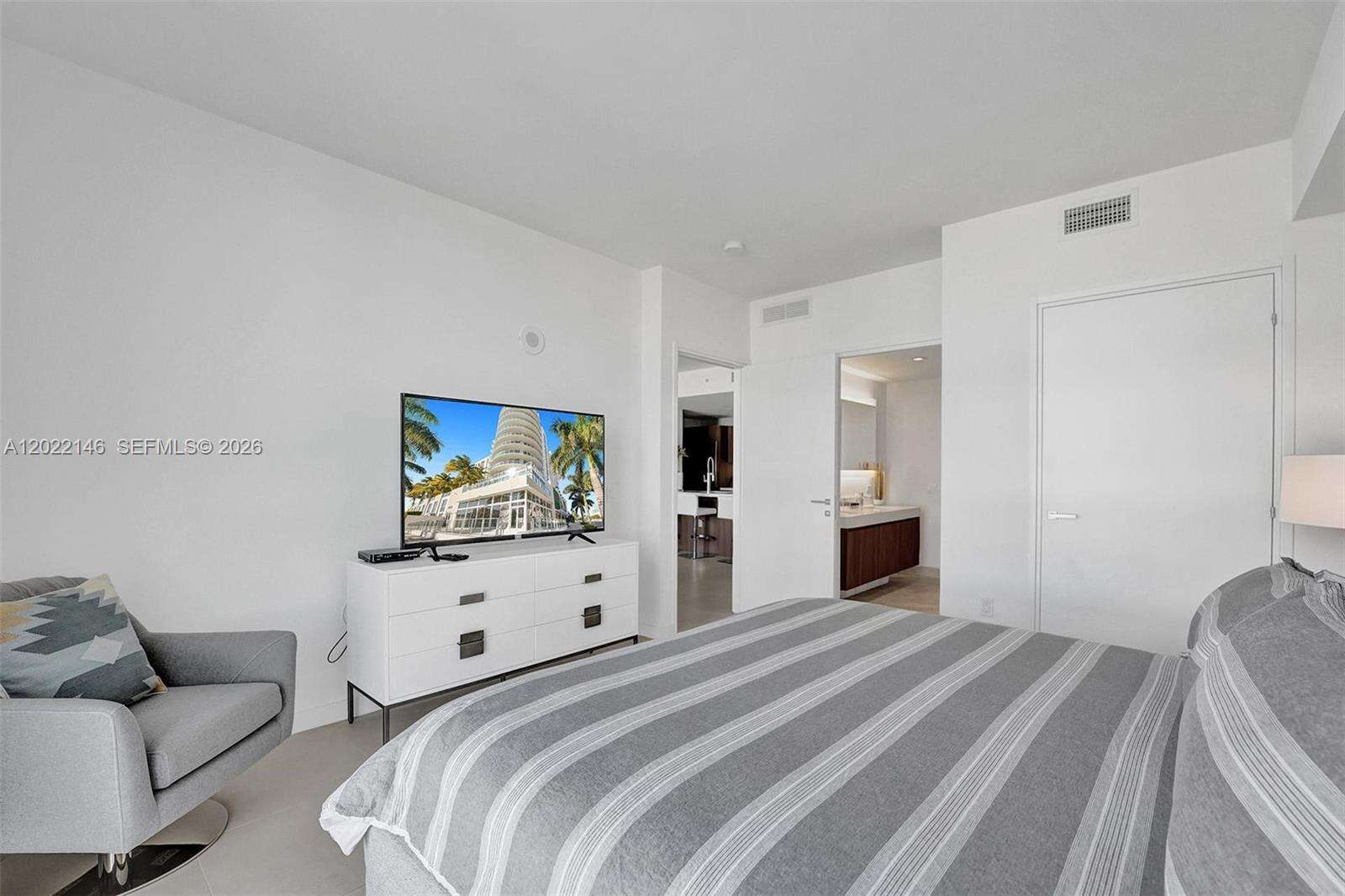 Tiffany House at 401 Birch Rd, Fort Lauderdale, FL 33304 - For Rent photo 14