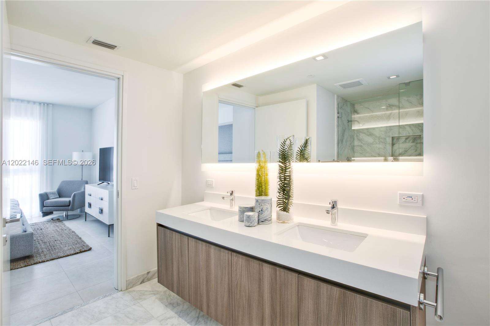 Tiffany House at 401 Birch Rd, Fort Lauderdale, FL 33304 - For Rent photo 10