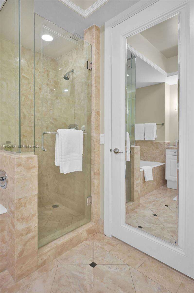 Four Seasons Residences at 1435 Brickell Ave, Miami, FL 33131 - For Rent photo 17