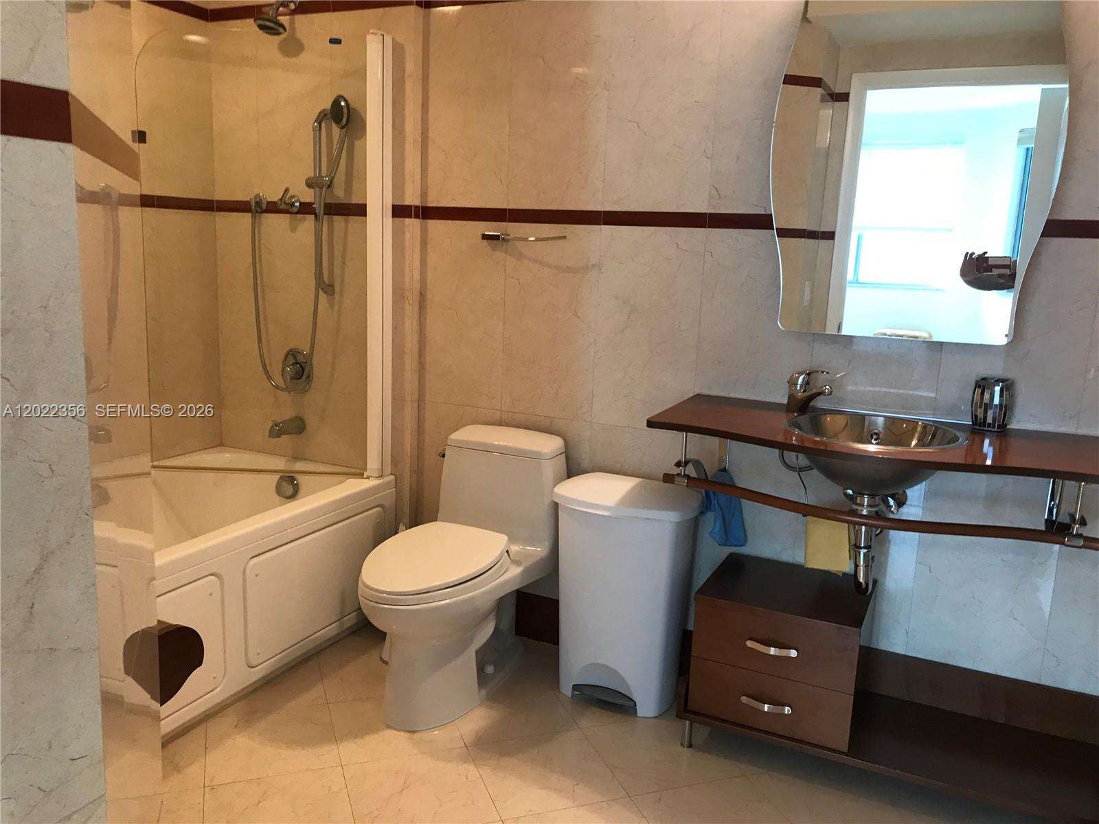 Cosmopolitan at 110 Washington Ave, Miami Beach, FL 33139 - For Rent photo 15