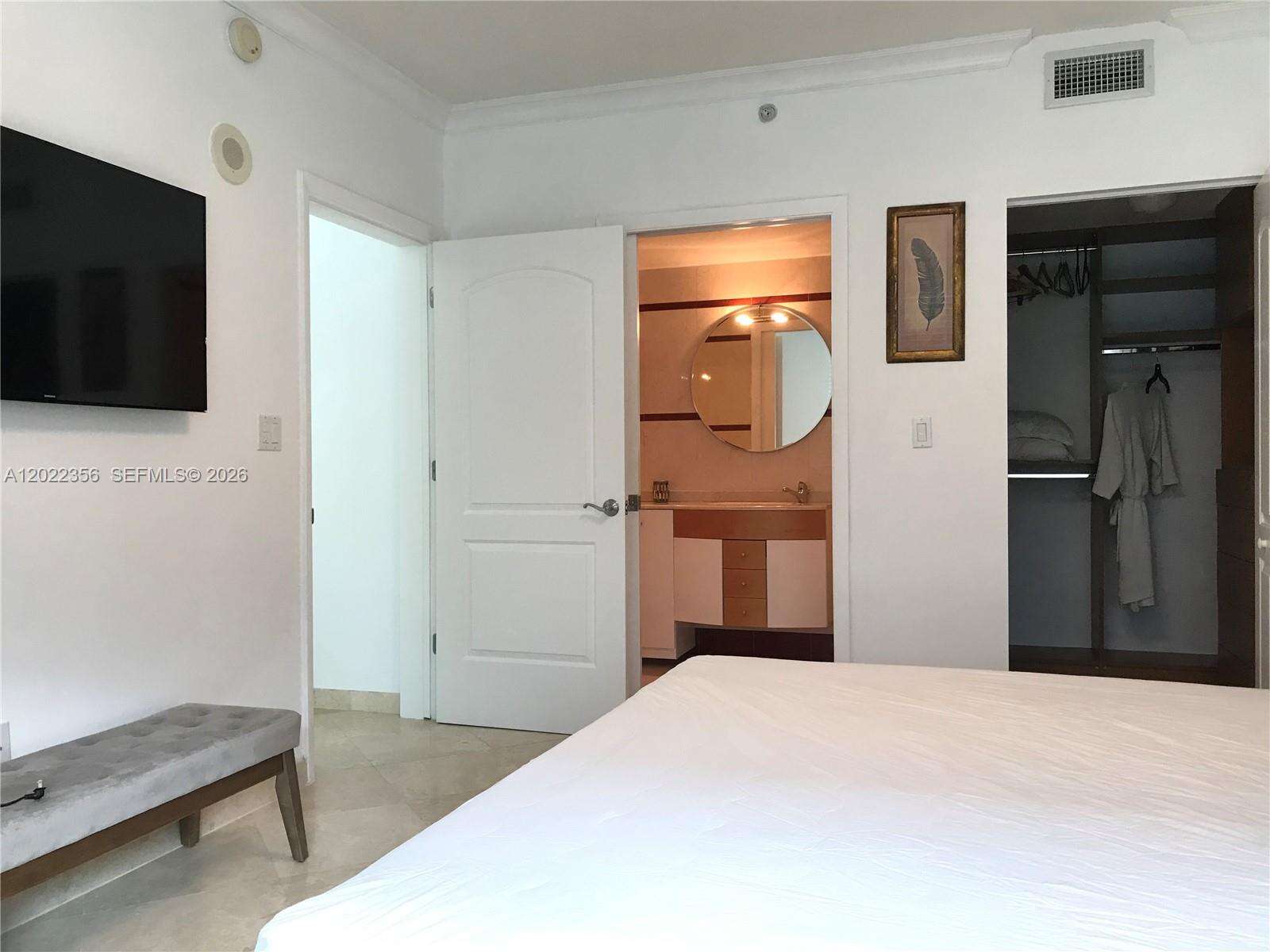 Cosmopolitan at 110 Washington Ave, Miami Beach, FL 33139 - For Rent photo 17
