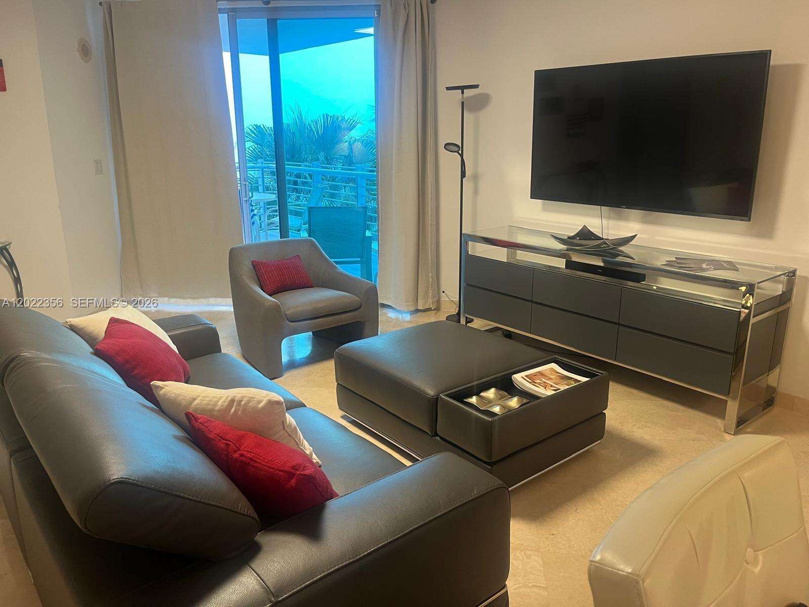 Cosmopolitan at 110 Washington Ave, Miami Beach, FL 33139 - For Rent photo 21