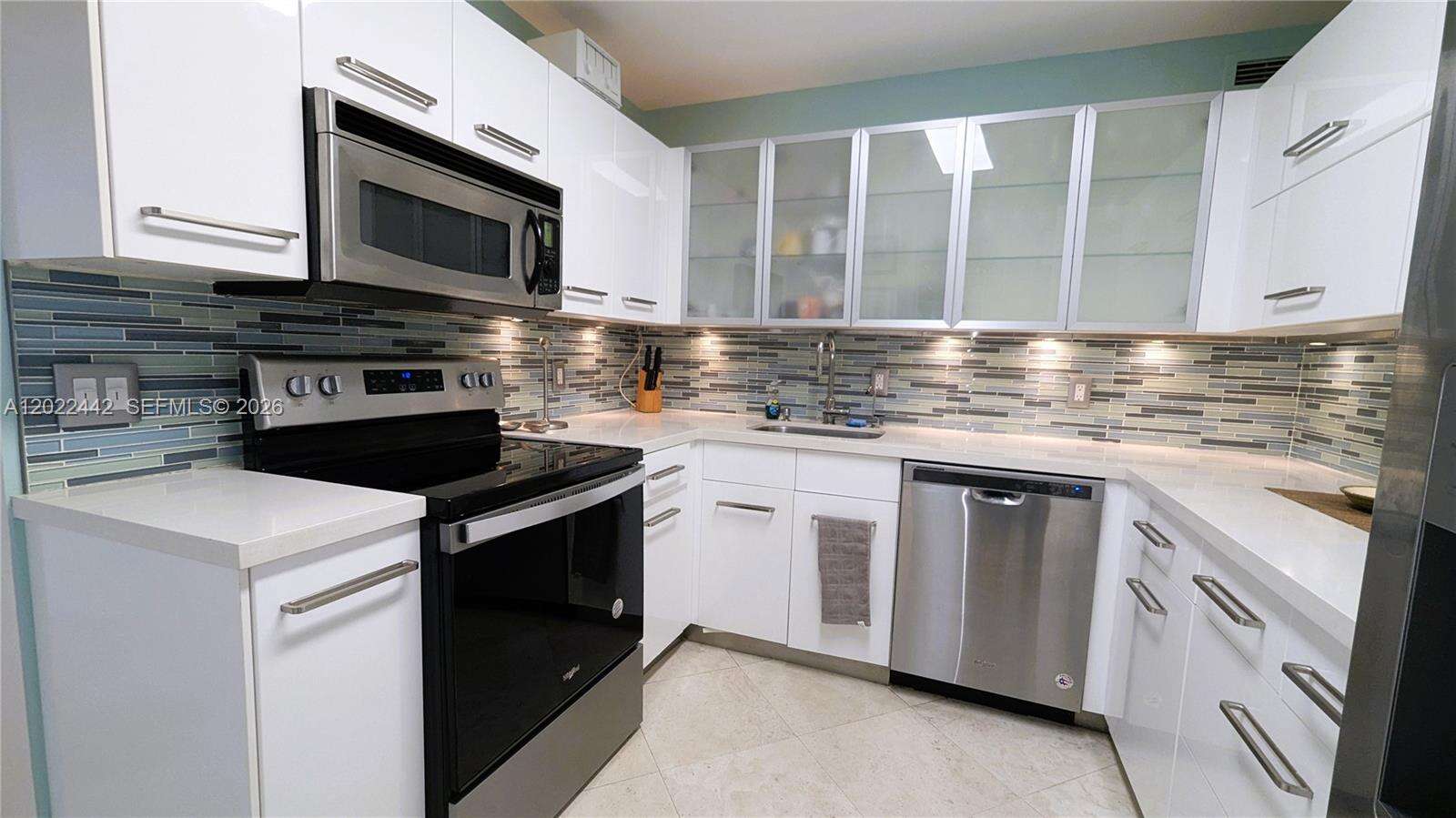 Seacoast 5151 at 5161 Collins Ave, Miami Beach, FL 33140 - For Rent photo 8