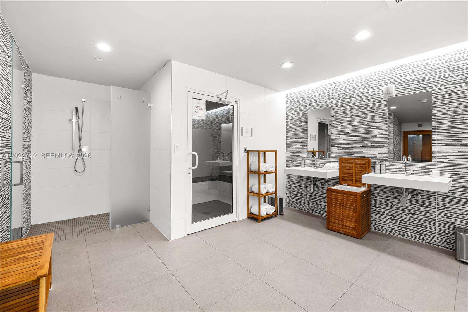 Murano Grande at 400 Alton Rd, Miami Beach, FL 33139 - For Rent photo 26