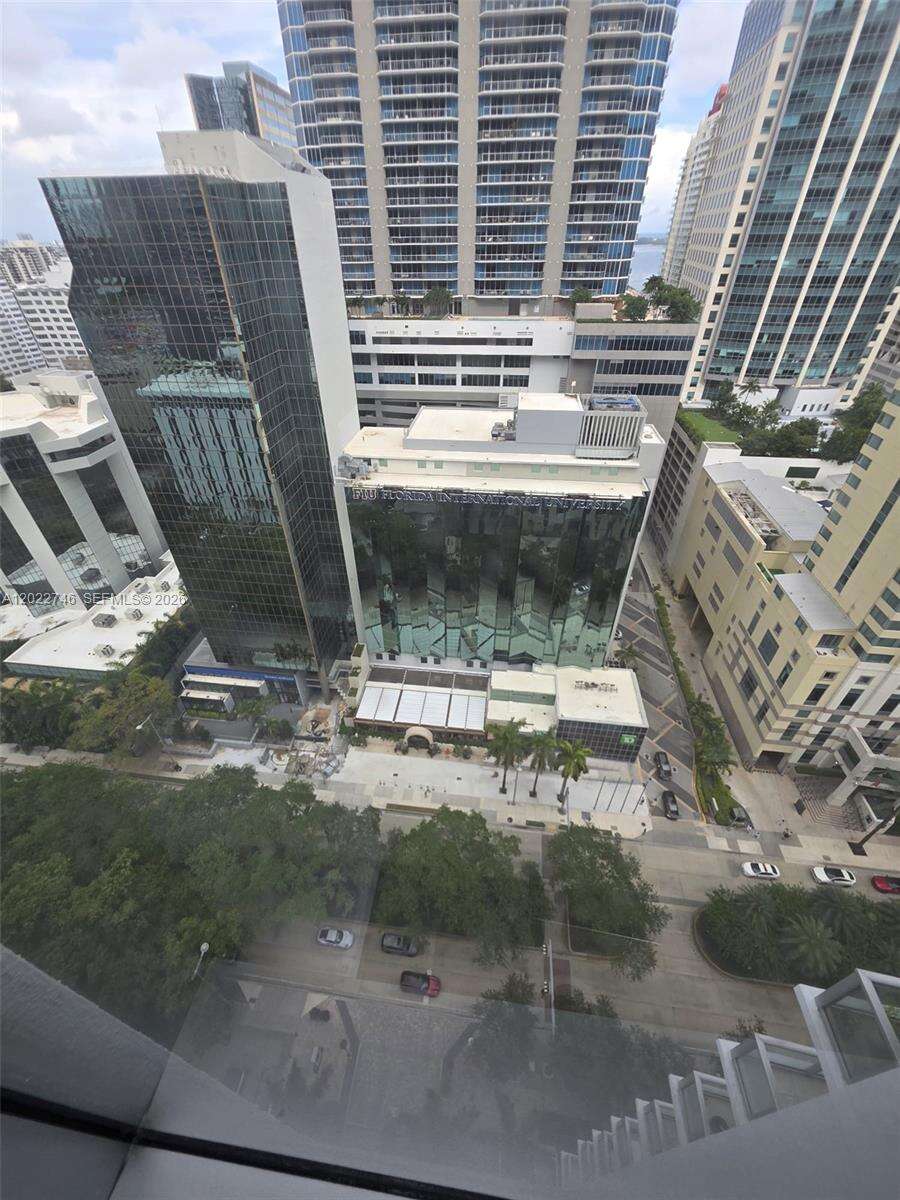 1060 Brickell at 1060 Brickell Ave, Miami, FL 33131 - For Rent photo 34