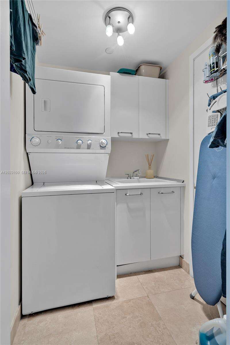 Jade At Brickell Bay at 1331 Brickell Bay Dr, Miami, FL 33131 - For Rent photo 16