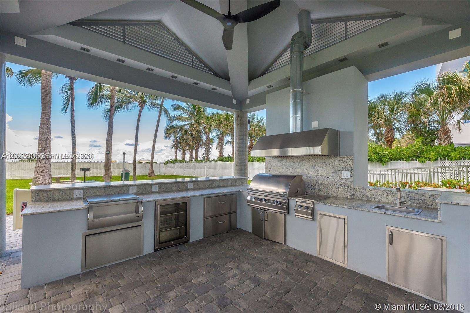 La Gorce Palace at 6301 Collins Ave, Miami Beach, FL 33141 - For Rent photo 10
