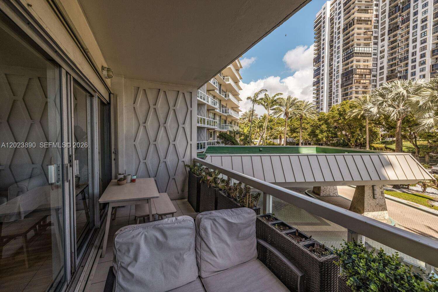 Brickell Townhouse at 2451 Brickell Ave, Miami, FL 33129 - For Rent photo 4