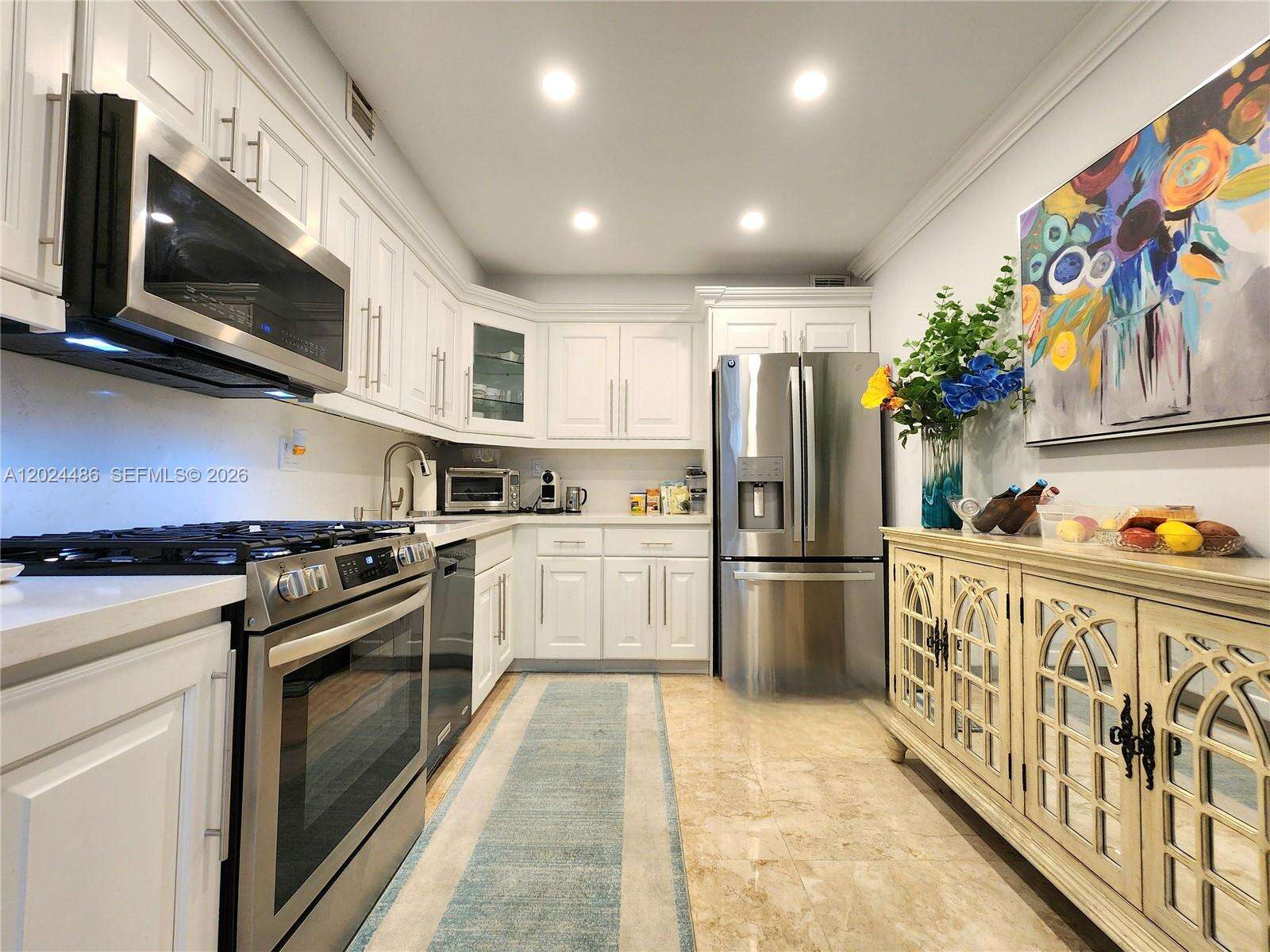 Parker Plaza at 2030 Ocean Dr, Hallandale Beach, FL 33009 - For Rent photo 5