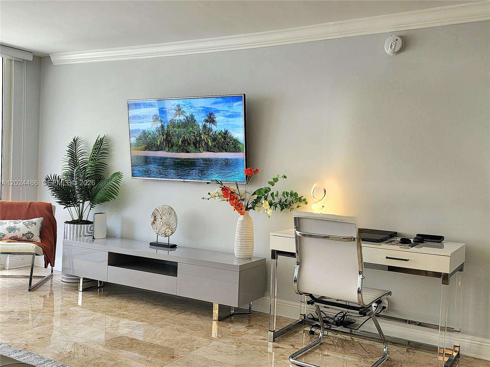 Parker Plaza at 2030 Ocean Dr, Hallandale Beach, FL 33009 - For Rent photo 7