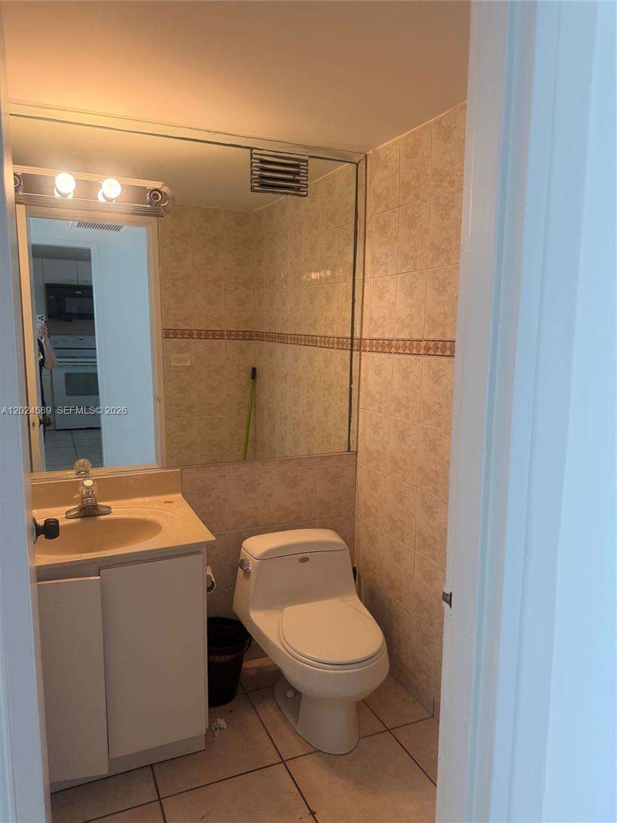 The Pavilion at 5601 Collins Ave, Miami Beach, FL 33140 - For Rent photo 8