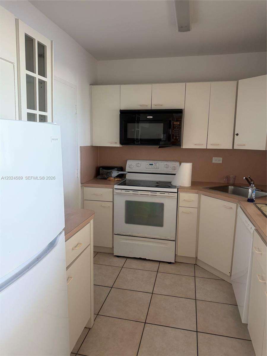 The Pavilion at 5601 Collins Ave, Miami Beach, FL 33140 - For Rent photo 9