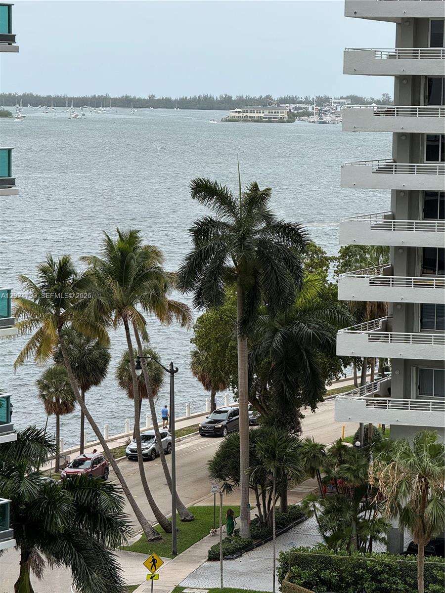 Brickell House at 1300 Brickell Bay Dr, Miami, FL 33131 - For Rent photo 13