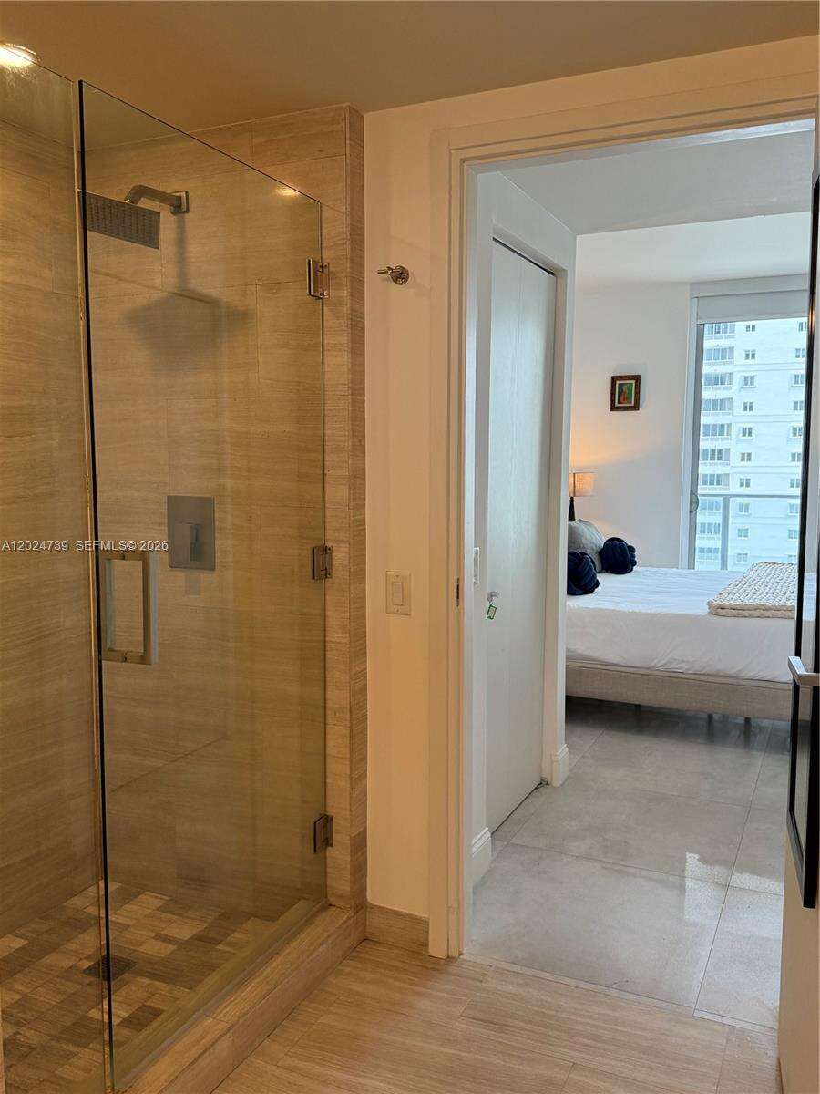 Brickell House at 1300 Brickell Bay Dr, Miami, FL 33131 - For Rent photo 24
