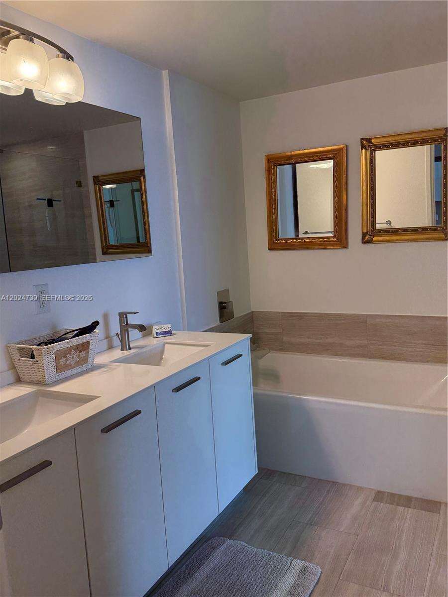 Brickell House at 1300 Brickell Bay Dr, Miami, FL 33131 - For Rent photo 25