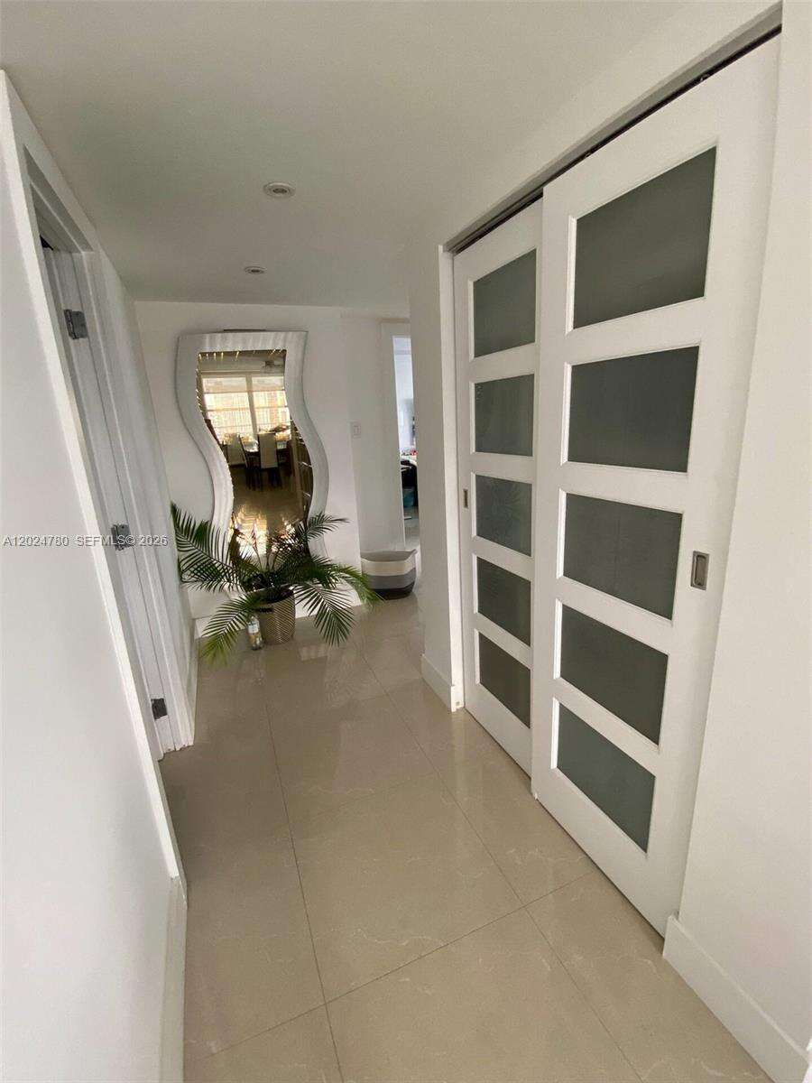 Del Prado at 18081 Biscayne Blvd, Aventura, FL 33160 - For Rent photo 12