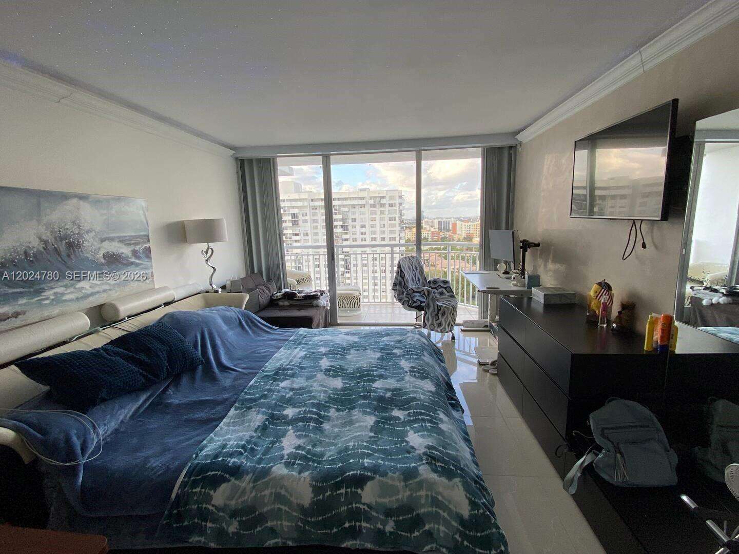 Del Prado at 18081 Biscayne Blvd, Aventura, FL 33160 - For Rent photo 16