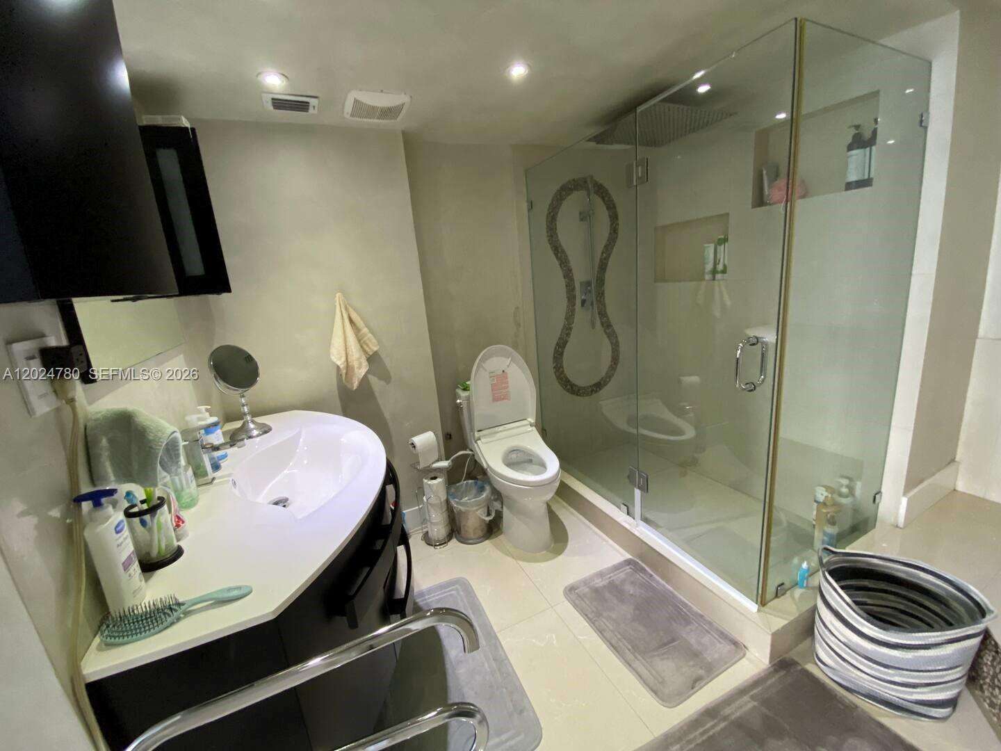 Del Prado at 18081 Biscayne Blvd, Aventura, FL 33160 - For Rent photo 20