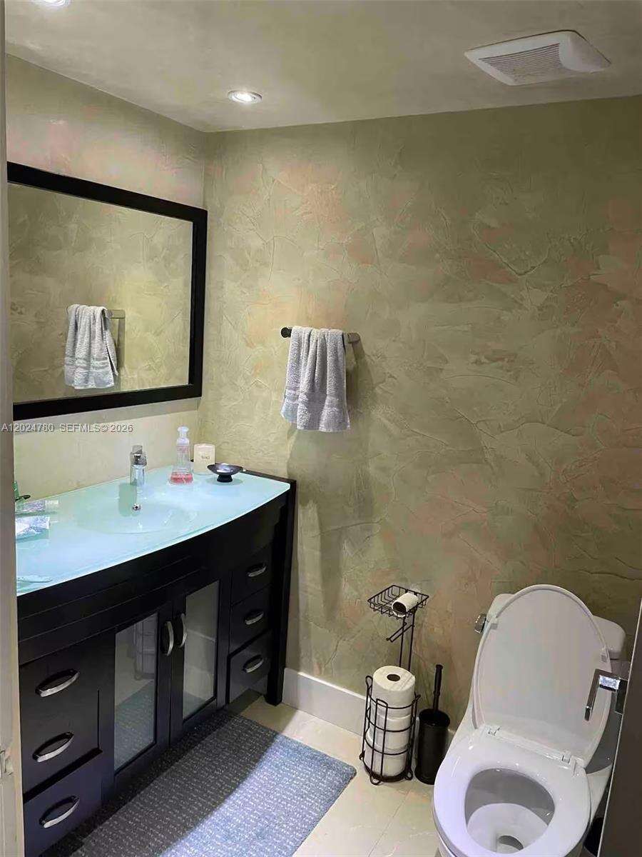 Del Prado at 18081 Biscayne Blvd, Aventura, FL 33160 - For Rent photo 26
